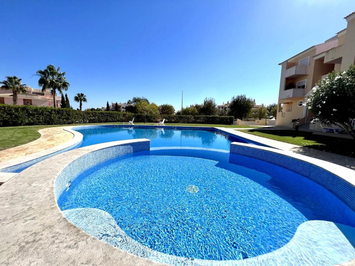 Albufeira Valley 1 With Pool By Homing Екстер'єр фото